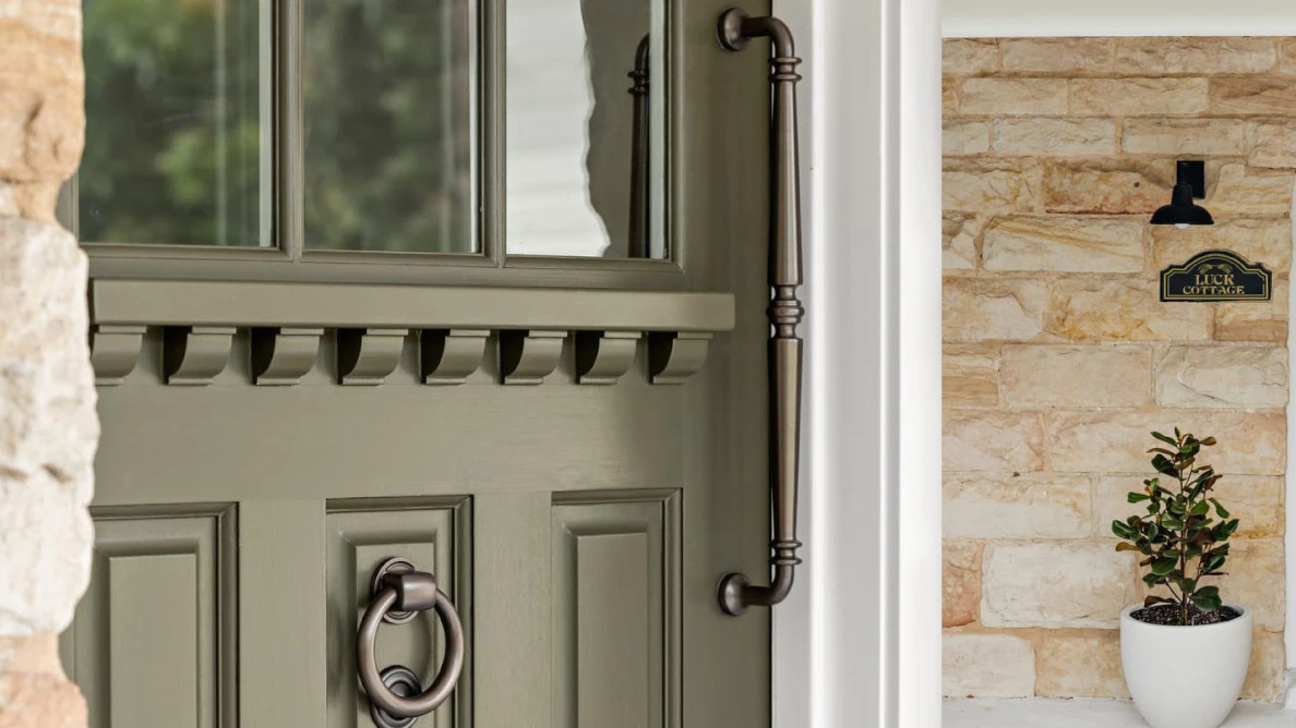 Iver Sarlat pull handle and door knocker from Elraco